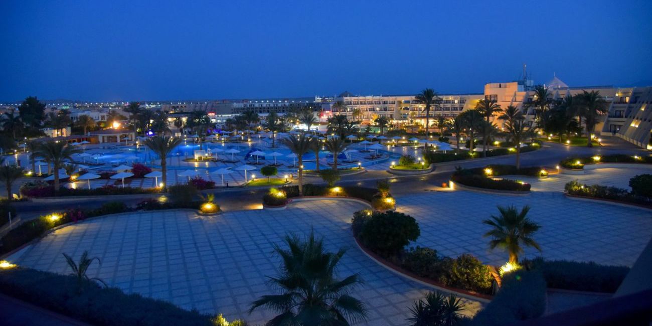 Hotel Pharaoh Azur Resort 4*  Hurghada 