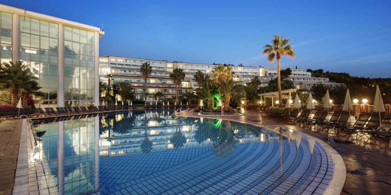 Hotel Pine Bay Holiday Resort 5* Kusadasi 