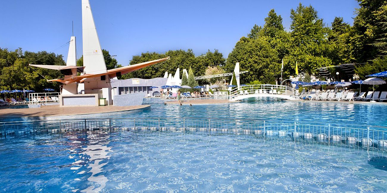 Hotel Ralitsa Aquaclub 4*  Albena 