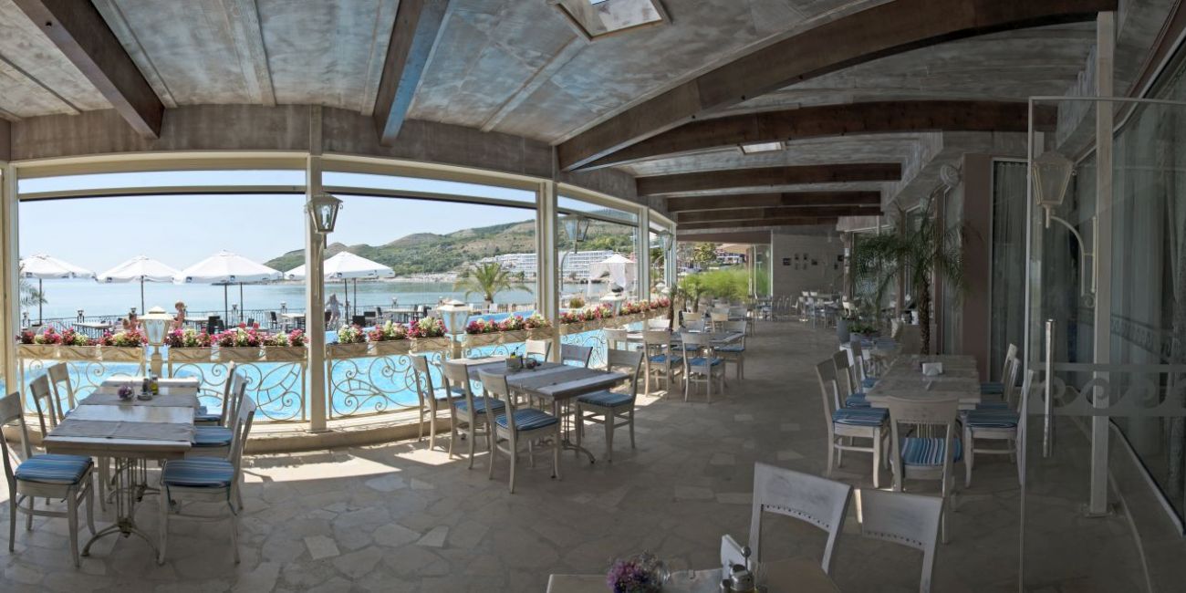 Hotel Royal Bay Resort 4*  Kavarna 