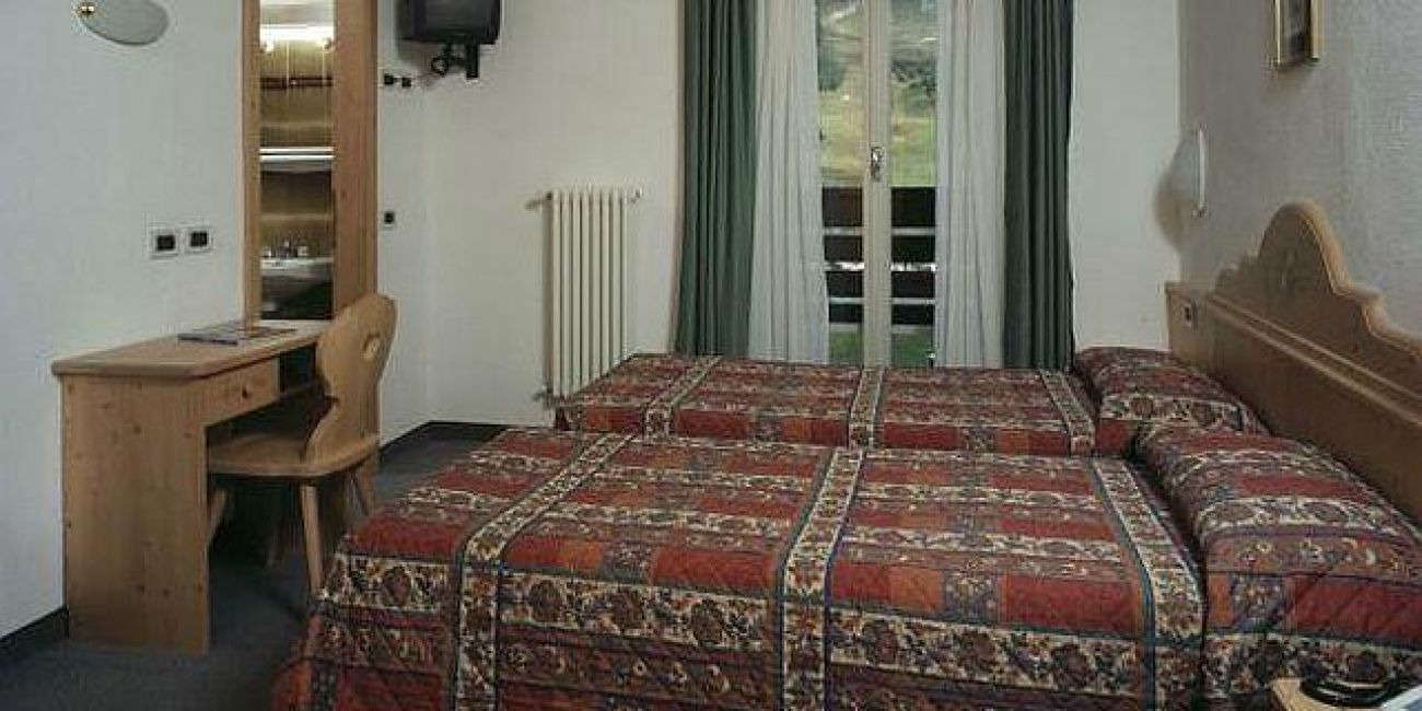 Hotel San Carlo Livigno  3* - Demipensiune + Cina Festiva Bormio 