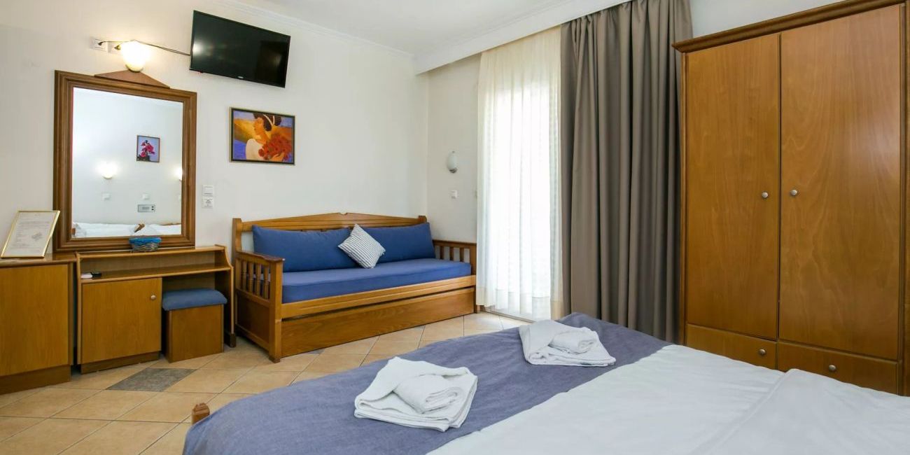 Hotel Sirines 2*  Thassos 