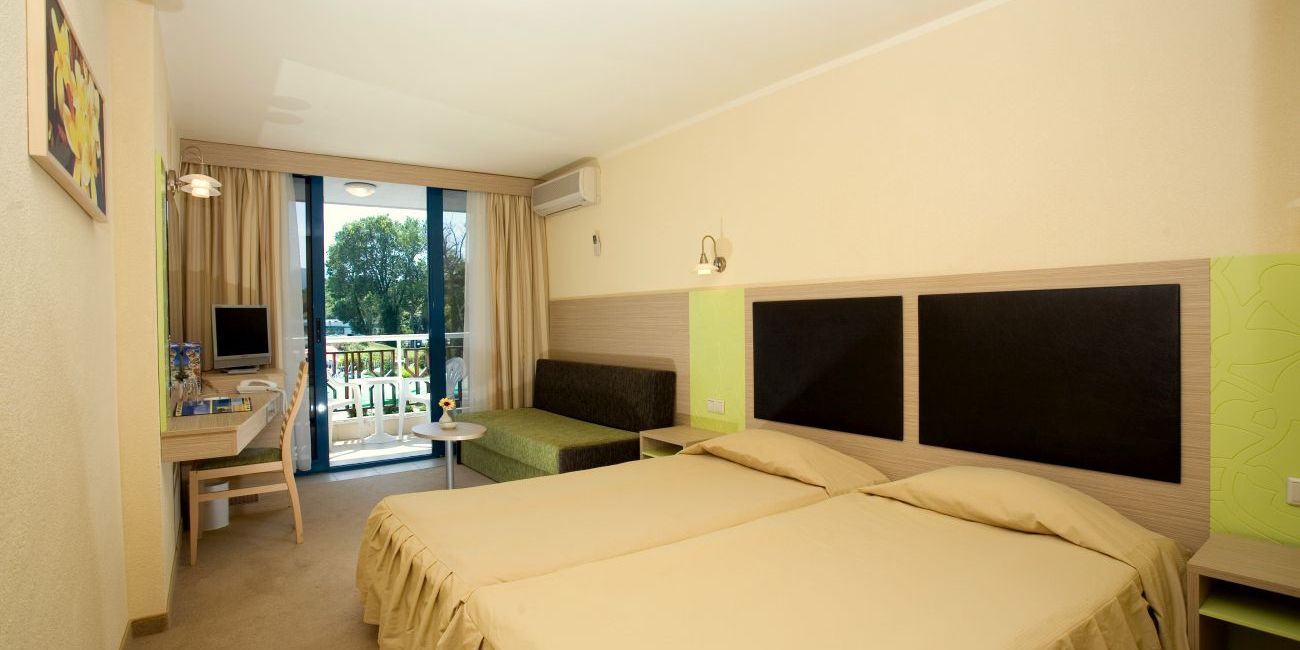 Hotel Slavuna 3*  Albena 