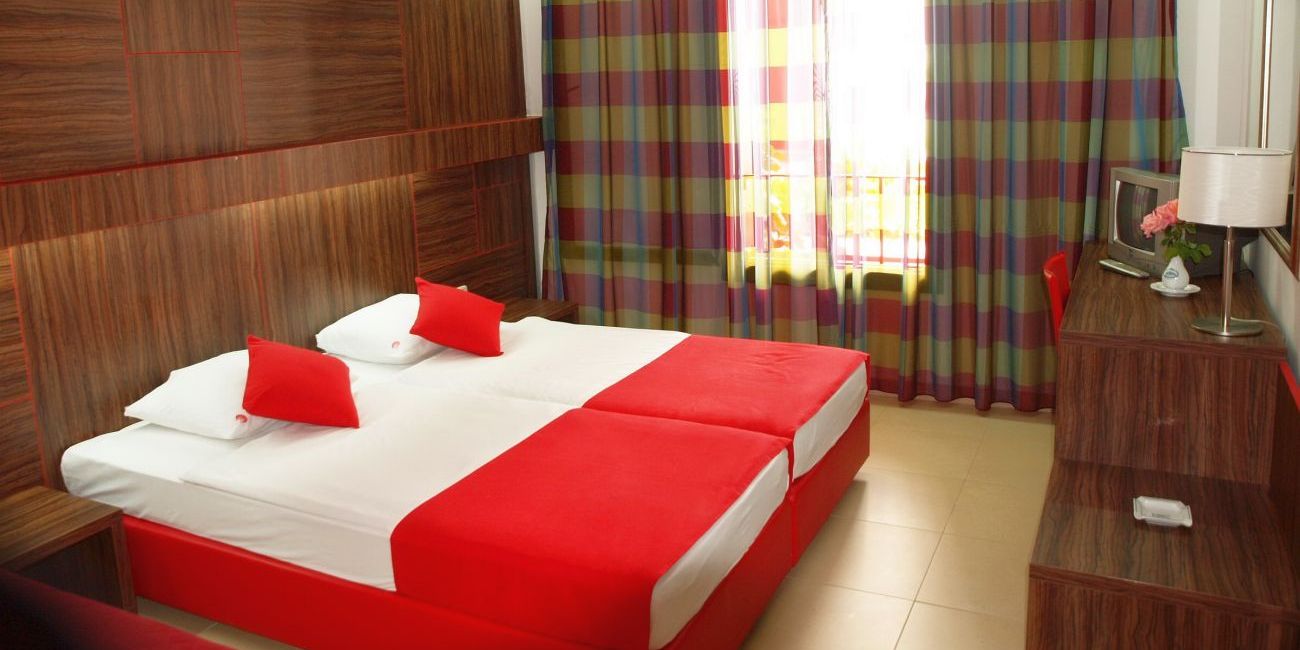 Hotel Slovenska Plaza 3*/4* Budva 