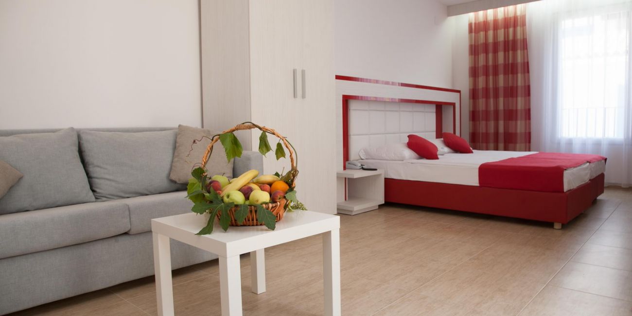Hotel Slovenska Plaza 3*/4* Budva 
