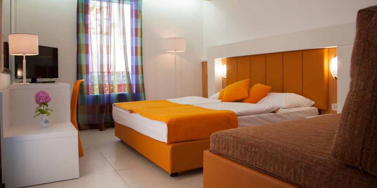 Hotel Slovenska Plaza 3*/4* Budva 