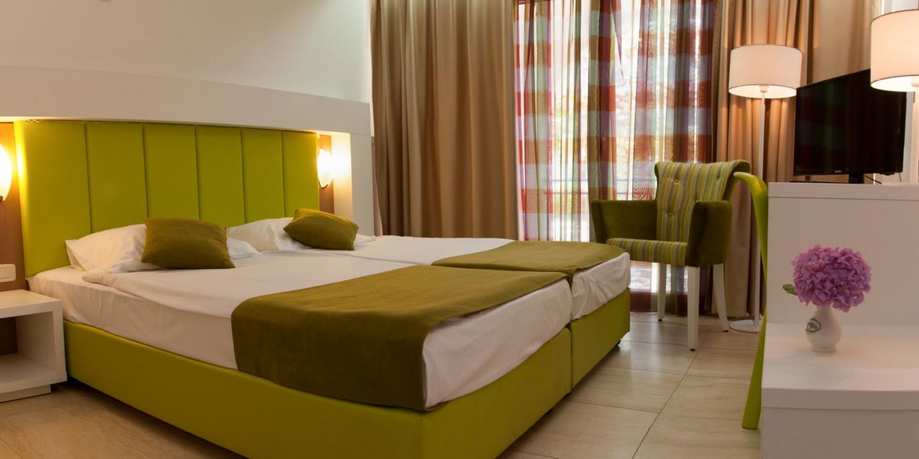 Hotel Slovenska Plaza 3*/4* Budva 