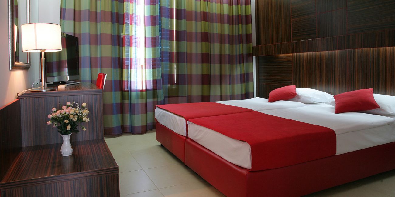 Hotel Slovenska Plaza 3*/4* Budva 