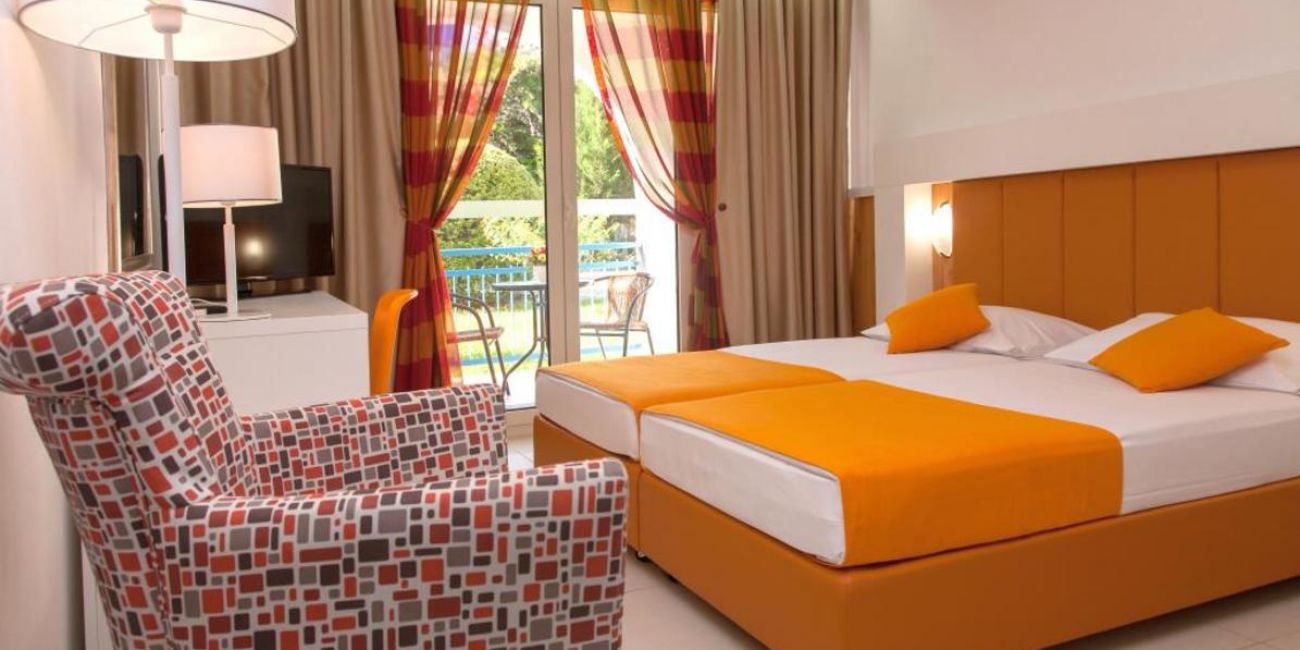 Hotel Slovenska Plaza 3*/4* Budva 