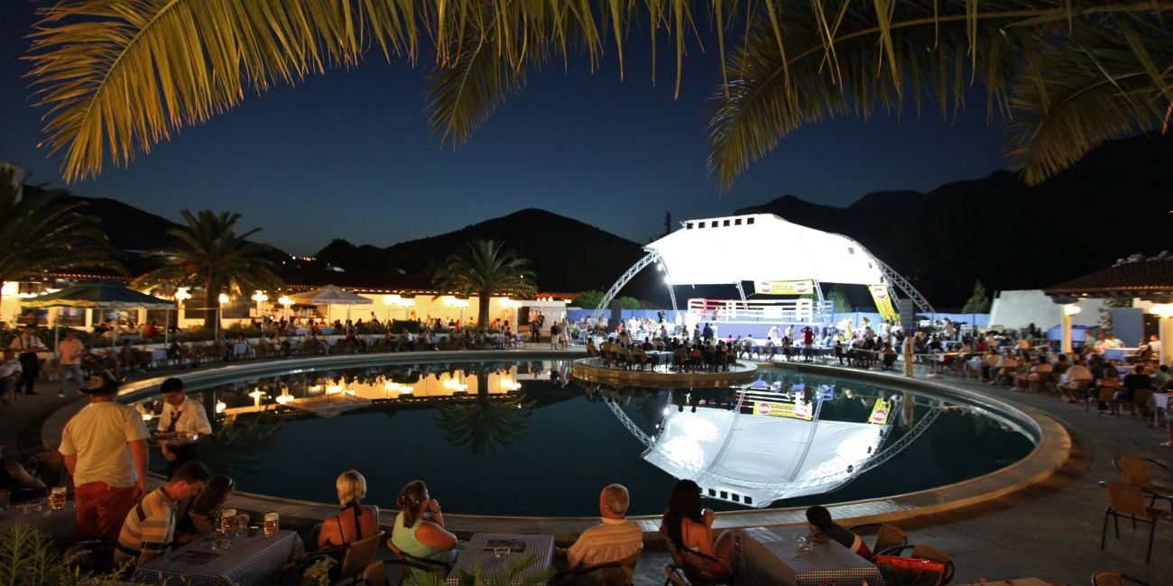 Hotel Slovenska Plaza 3*/4* Budva 