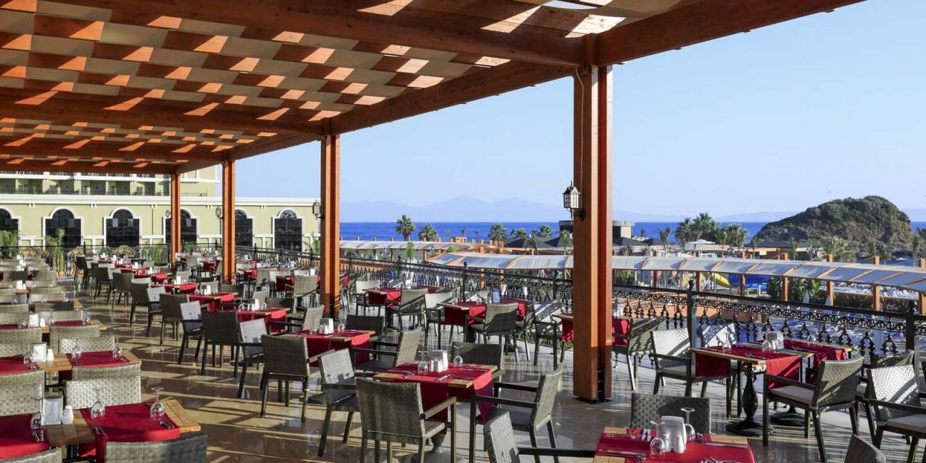 Hotel Sunis Efes Royal Palace Resort 5*  Kusadasi 