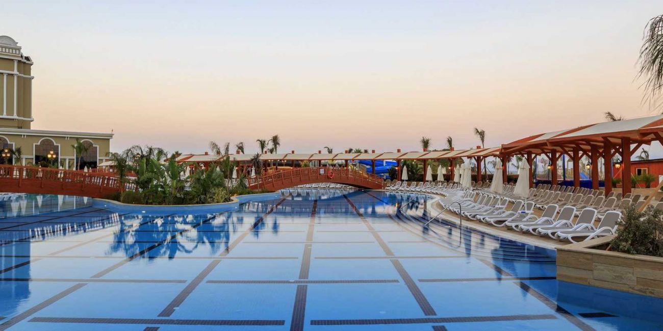 Hotel Sunis Efes Royal Palace Resort 5*  Kusadasi 