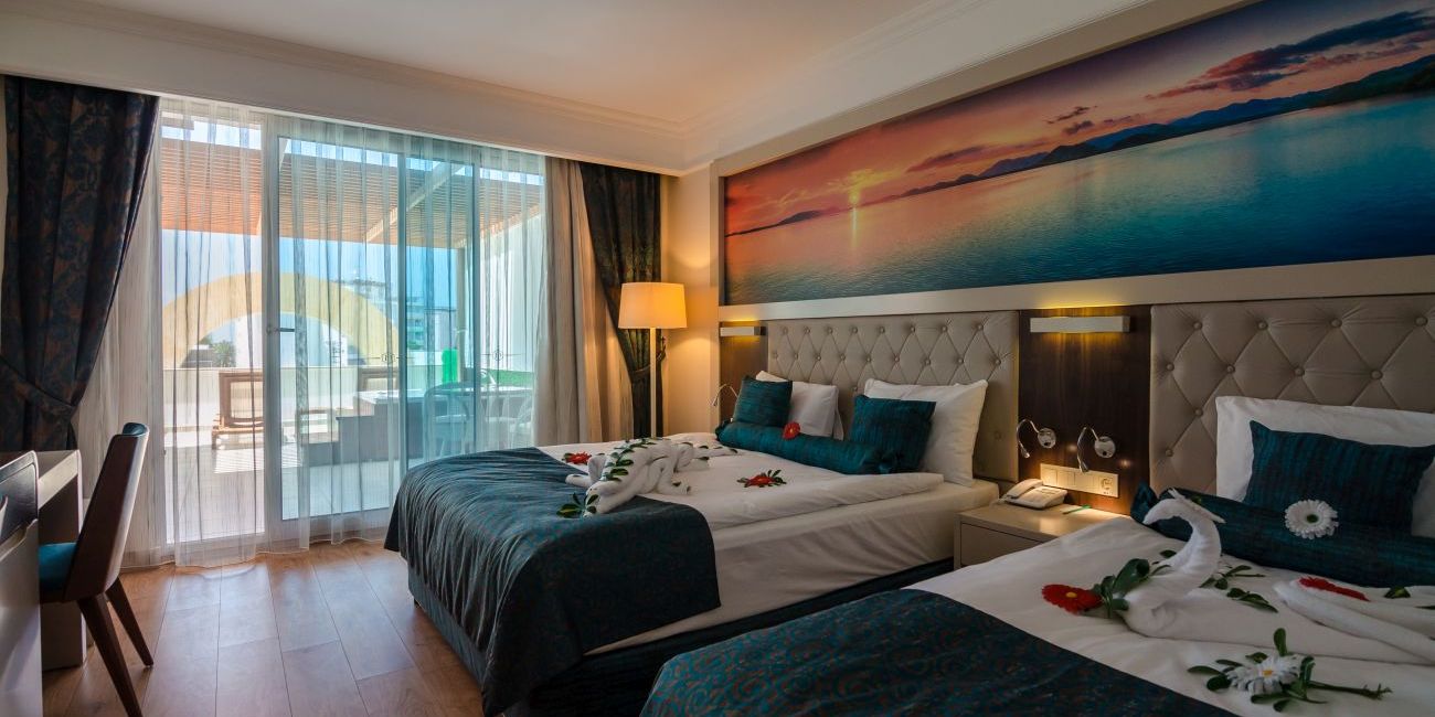 Hotel The Lumos Deluxe Resort 5*  Alanya 