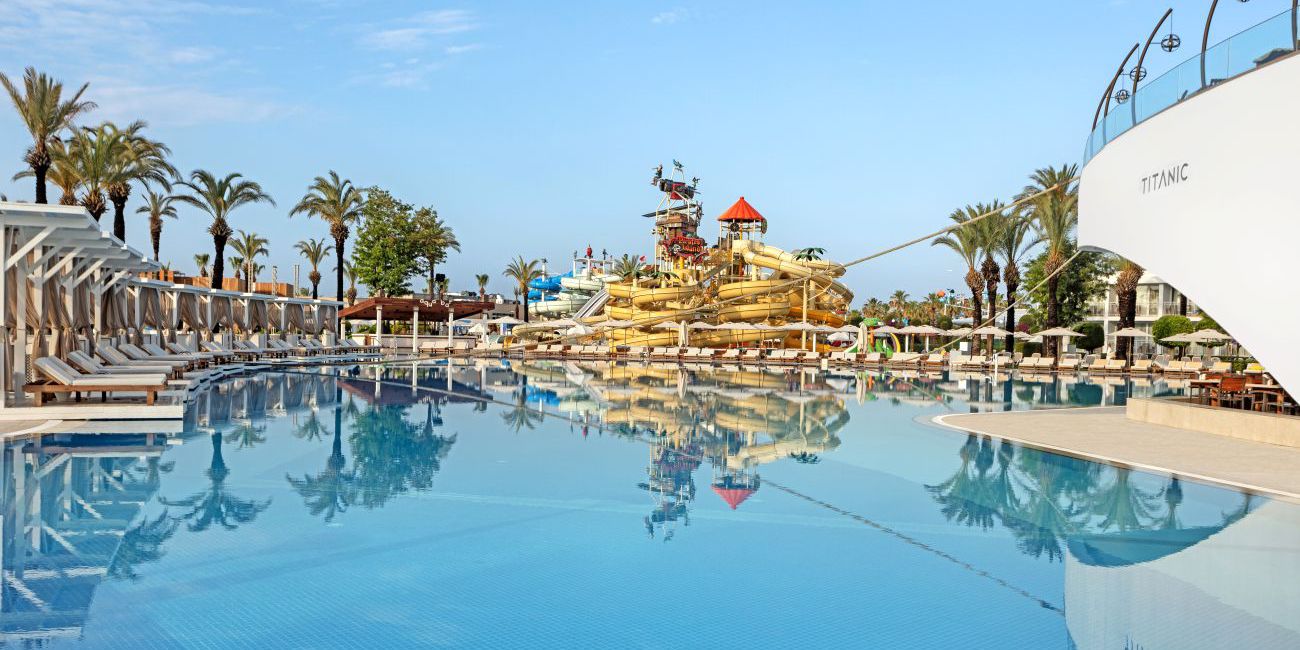 Hotel Titanic Deluxe Lara 5*  Antalya - Lara 