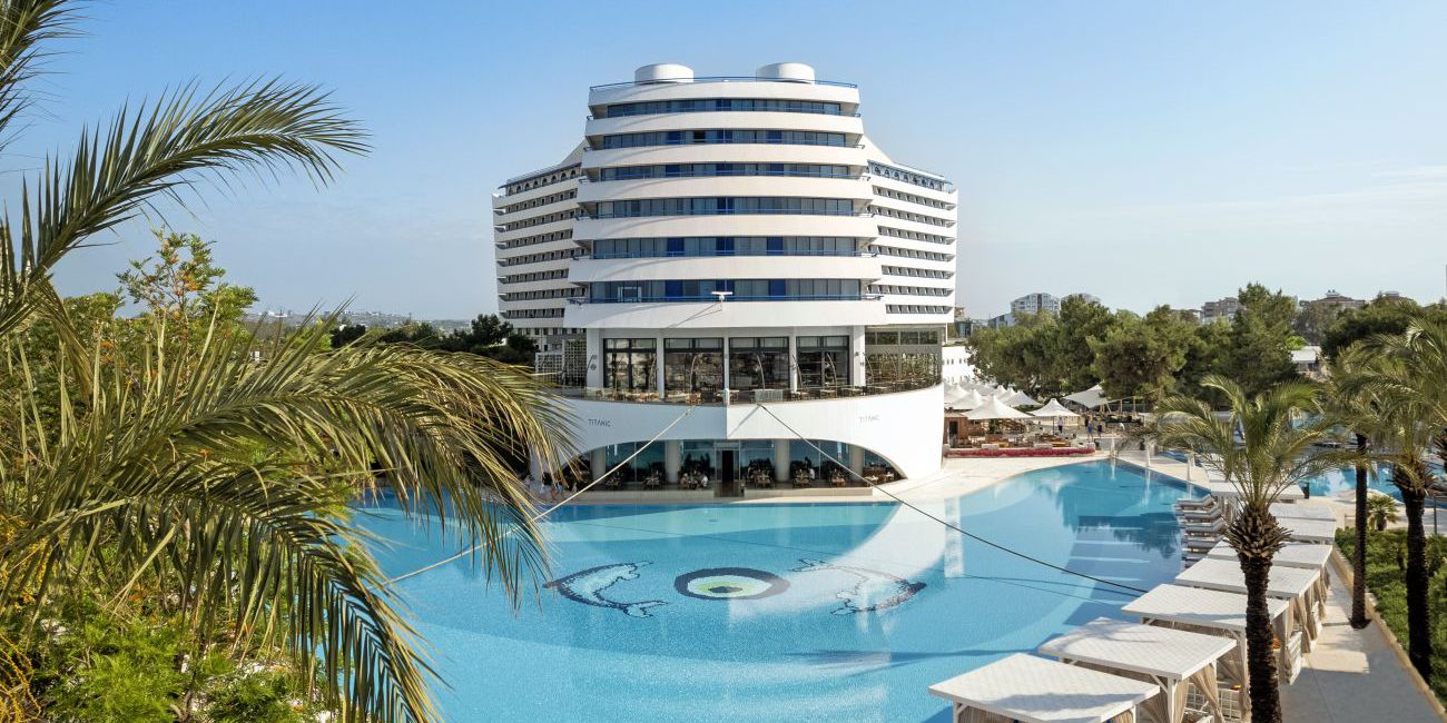 Hotel Titanic Deluxe Lara 5*  Antalya - Lara 