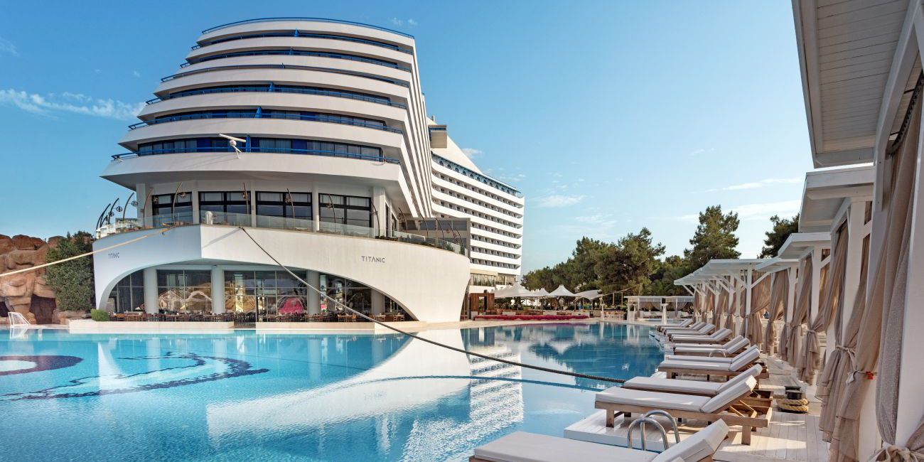 Hotel Titanic Deluxe Lara 5*  Antalya - Lara 
