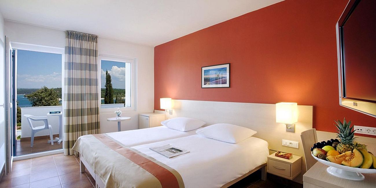 Hotel Valamar Club Tamaris 4*  Porec 