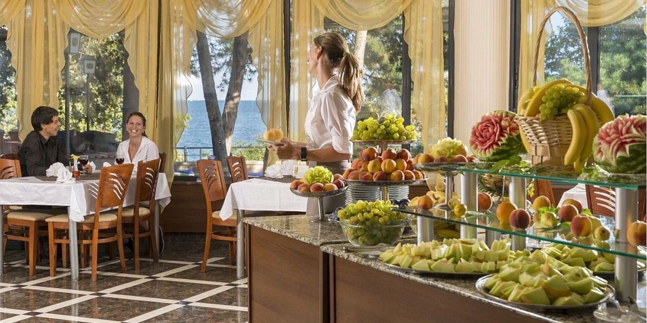 Hotel Vemara Beach (fost Kaliakra Palace) 4*  Nisipurile de Aur 