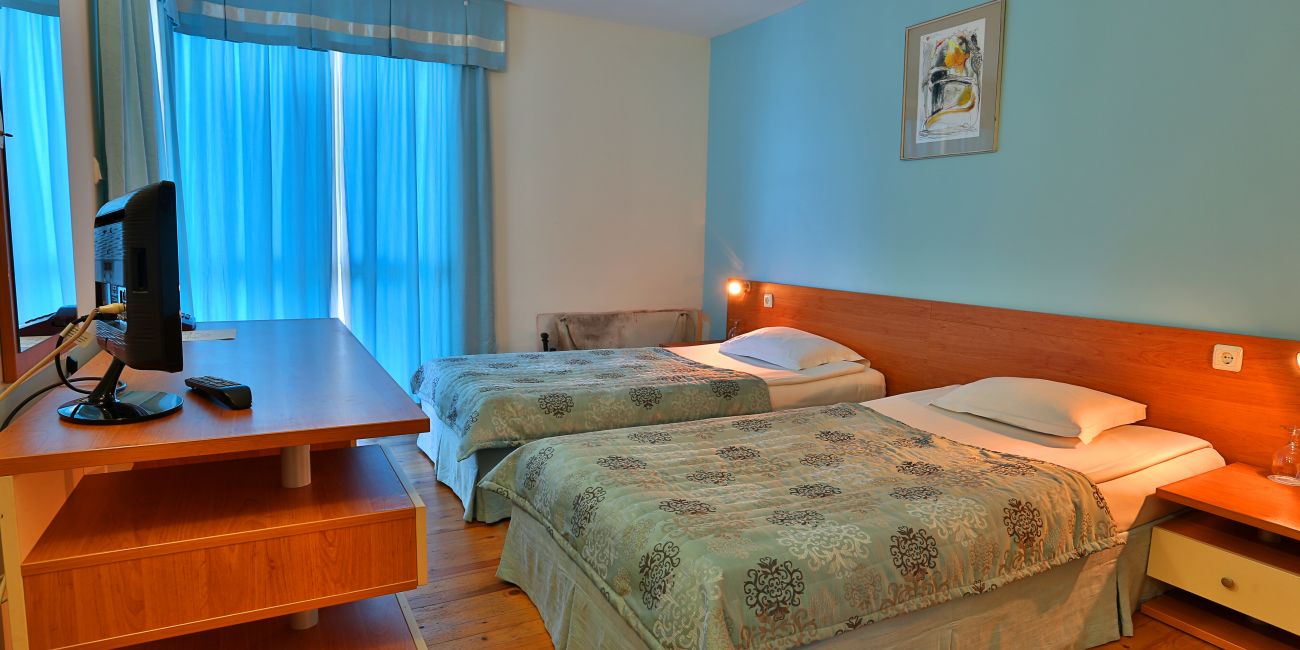 Hotel White House 3*  Balchik 