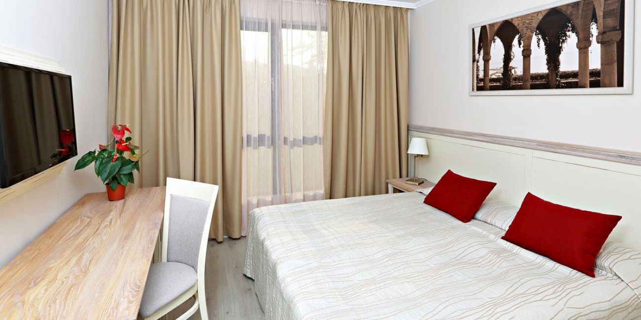 Hotel White Rock Castle 4*  Balchik 