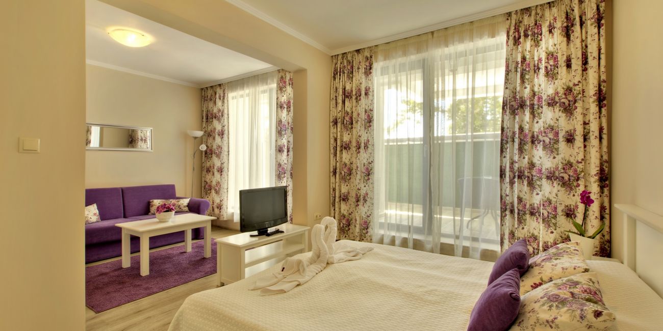 Hotel White Rock Castle 4*  Balchik 