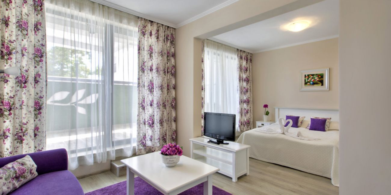 Hotel White Rock Castle 4*  Balchik 