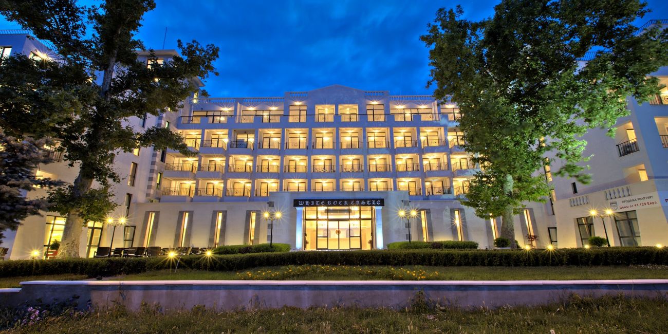 Hotel White Rock Castle 4*  Balchik 