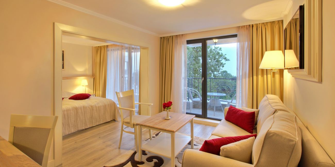 Hotel White Rock Castle 4*  Balchik 