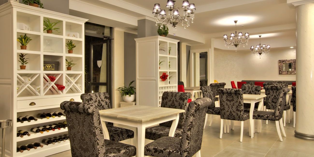 Hotel White Rock Castle 4*  Balchik 