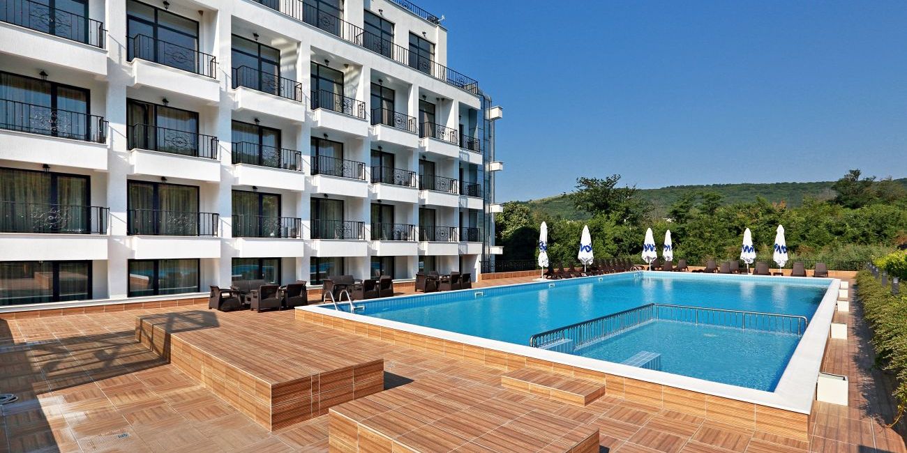 Hotel White Rock Castle 4*  Balchik 