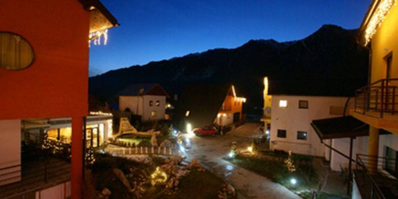 Izvorul cu Pastravi Complex 3* Poiana Tapului 