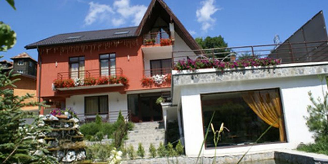 Izvorul cu Pastravi Complex 3* Poiana Tapului 
