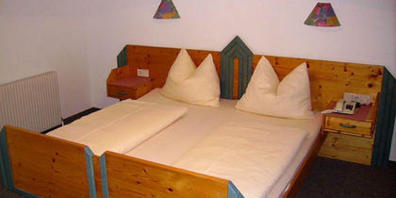 Oberperfuss ( Innsbruck ) - Hotel Krone 3* - Demipensiun + CIna Festiva Tirol - Innsbruck 