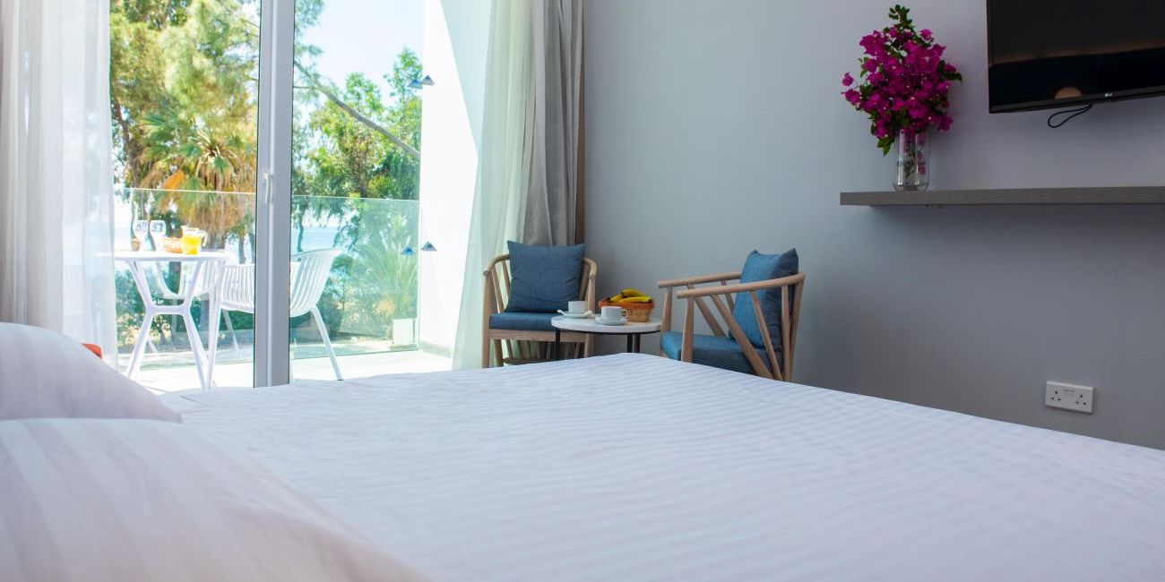 Park Beach Hotel 3*  Limassol 