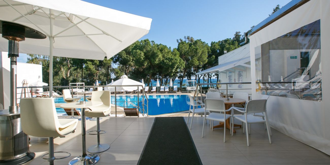 Park Beach Hotel 3*  Limassol 