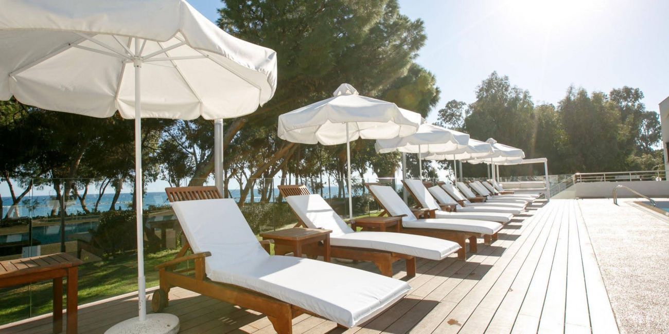 Park Beach Hotel 3*  Limassol 