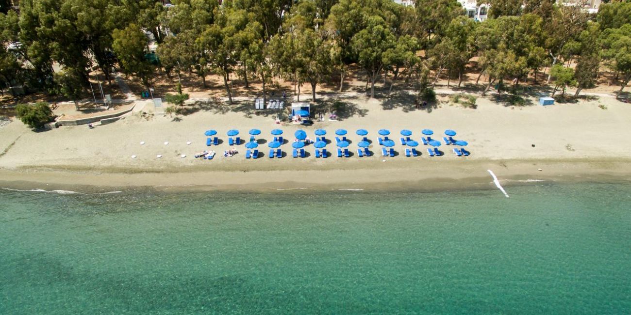 Park Beach Hotel 3*  Limassol 