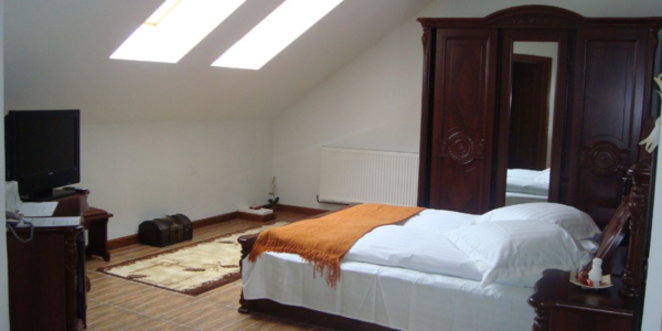 Pensiunea Casa Iurca de Calinesti 4* - Demipensiune + Masa Festiva Craciun Sighetu Marmatiei 