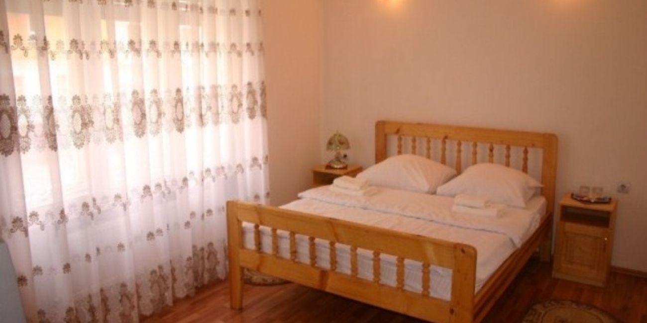 Pensiunea Casa Rasnoveana 3* - Fara masa / Mic dejun / Demipensiune / Pensiune completa Rasnov 