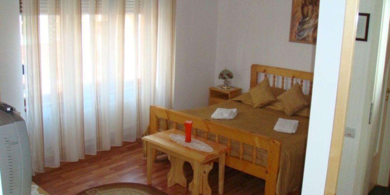 Pensiunea Casa Rasnoveana 3* - Fara masa / Mic dejun / Demipensiune / Pensiune completa Rasnov 