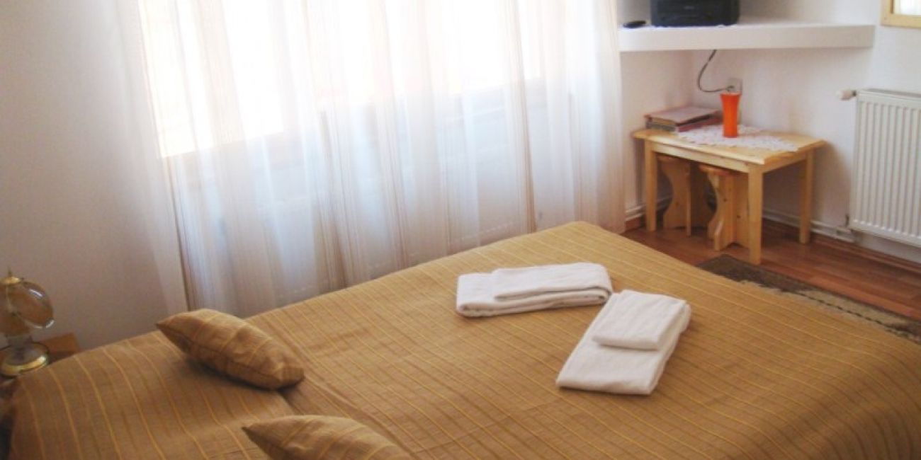 Pensiunea Casa Rasnoveana 3* - Fara masa / Mic dejun / Demipensiune / Pensiune completa Rasnov 