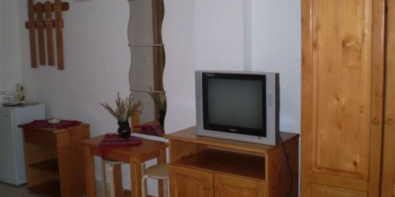 Pensiunea Casuta cu Ponei 4* - Fara Masa / Pensiune Completa / Masa Festiva Craciun Moeciu de Jos 