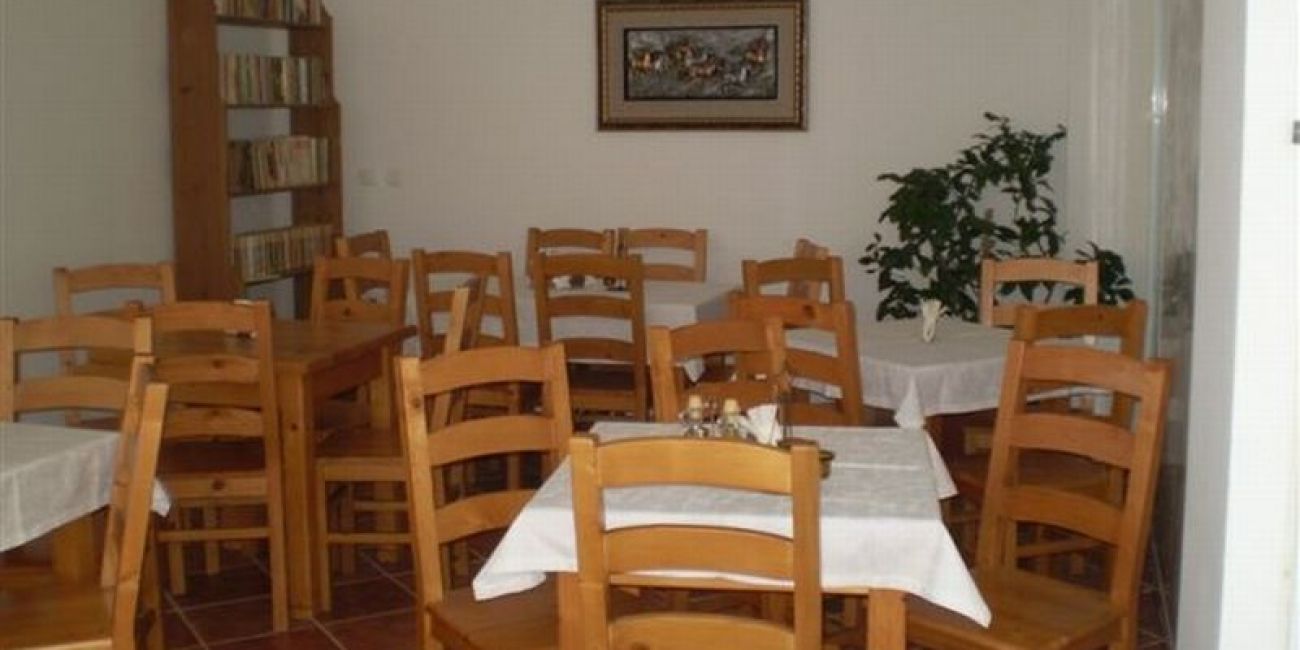Pensiunea Casuta cu Ponei 4* - Fara Masa / Pensiune Completa / Masa Festiva Craciun Moeciu de Jos 