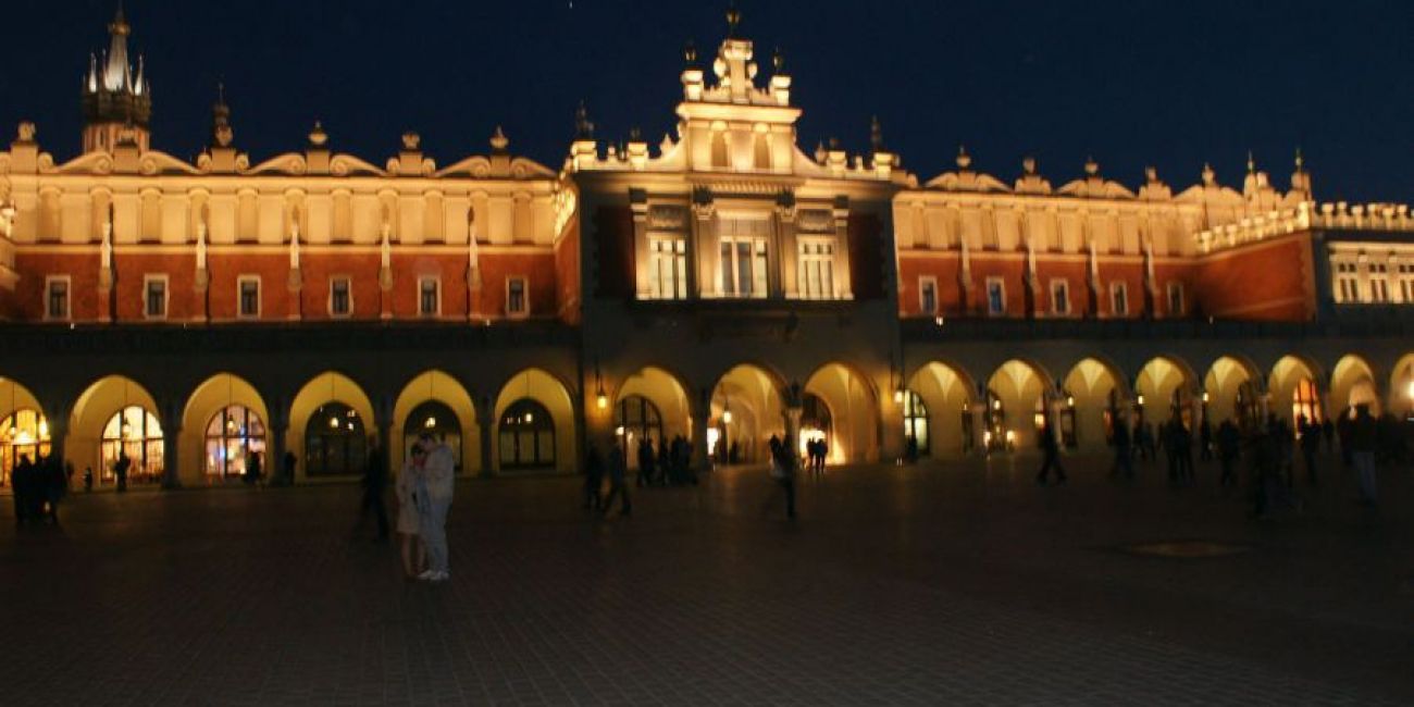 Piata lui Mos Craciun la Varsovia cu avionul - Hotel Polonia Palace 4*   Varsovia 