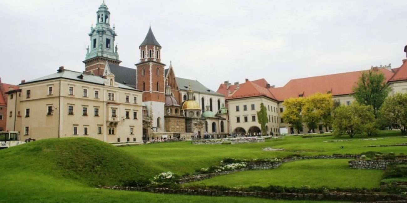 Piata lui Mos Craciun la Varsovia cu avionul - Hotel Polonia Palace 4*   Varsovia 