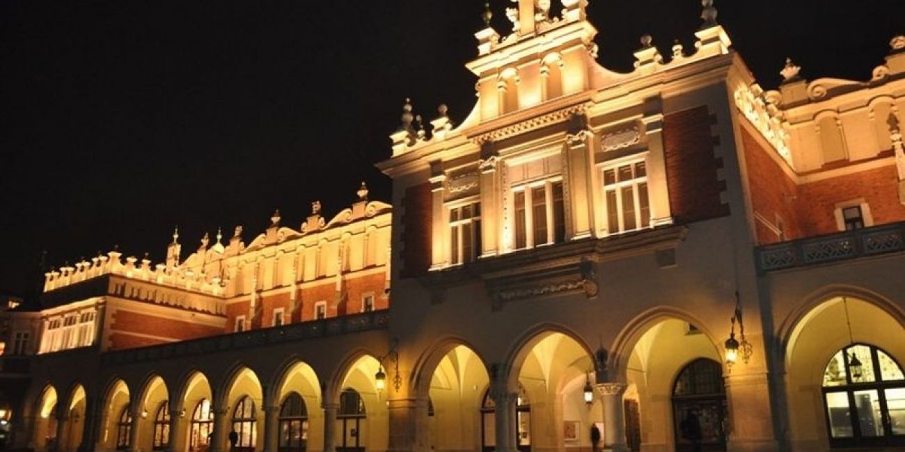Piata lui Mos Craciun la Varsovia cu avionul - Hotel Polonia Palace 4*   Varsovia 