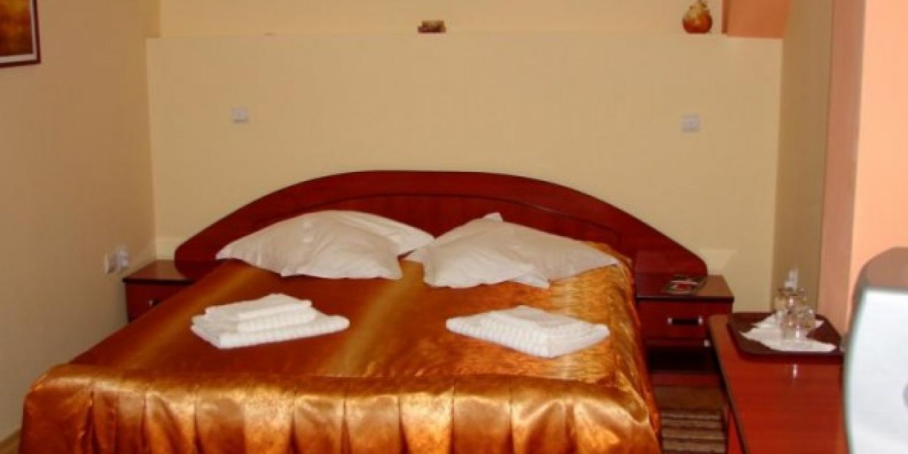 Sandru Pensiune 3* - Pachet 4 nopti - Demipensiune + Masa Festiva  Campulung-Moldovenesc 