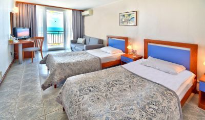 Imagine pentru Hotel Laguna Beach 4*  valabile pentru 1 Mai 2022