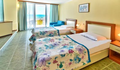 Imagine pentru Hotel Laguna Beach 4*  valabile pentru 1 Mai 2023