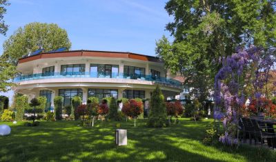 Imagine pentru Hotel Lebada Luxury Resort & Spa 5*  valabile pentru 1 Mai 2023